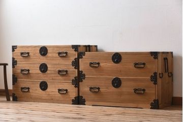 アンティーク家具　古民具・骨董　五丁引きの上手物!総桐材の重ね庄内箪笥(桐箪笥、桐たんす)