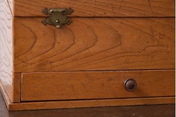 アンティーク雑貨　レトロデザイン　古い学校で使われていた小物入れ(木箱・収納箱)