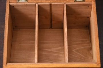 アンティーク雑貨　レトロデザイン　古い学校で使われていた小物入れ(木箱・収納箱)