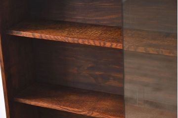ヴィンテージ家具　イギリスビンテージ　モダンデザイン!ガラス引き戸のブックケース(飾り棚)