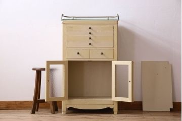 アンティーク家具　和製アンティーク　オリジナルペイントのシャビーなデンタルキャビネット
