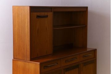 ヴィンテージ家具　G-PLAN(ジープラン)　北欧ビンテージ　ミラー付きサイドキャビネット