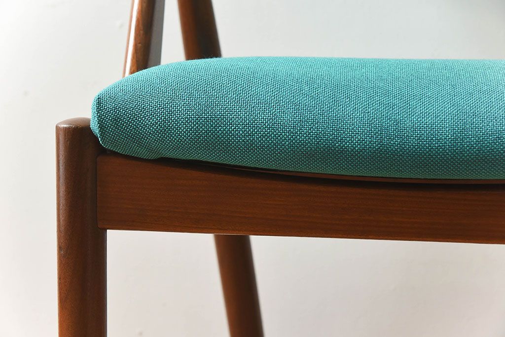 ヴィンテージ家具　カイ・クリスチャンセン(Kai Kristiansen)　北欧ビンテージ　NV31　ダイニングチェア(3)