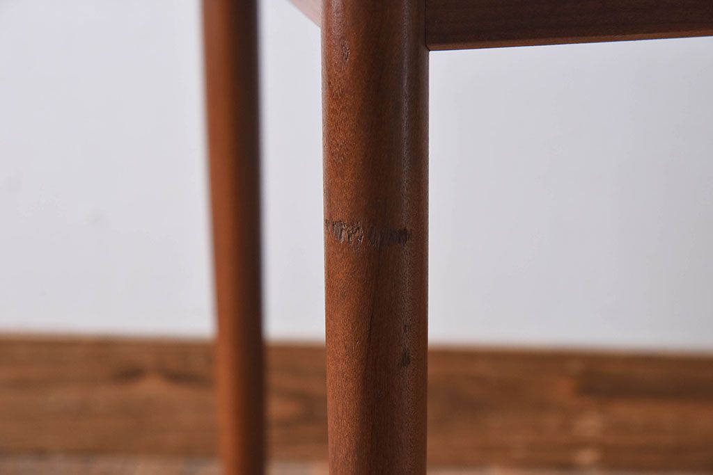 ヴィンテージ家具　カイ・クリスチャンセン(Kai Kristiansen)　北欧ビンテージ　NV31　ダイニングチェア(3)