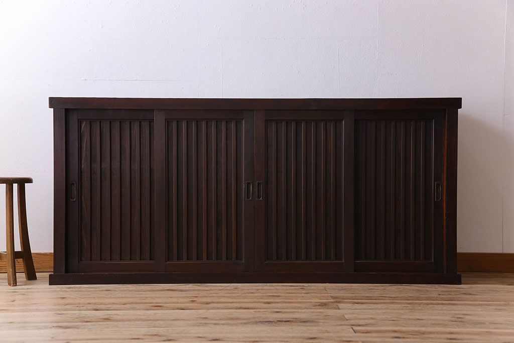 アンティーク家具　明治期　六尺　縦桟四枚引き戸　収納箪笥サイドボード(水屋箪笥)(2)