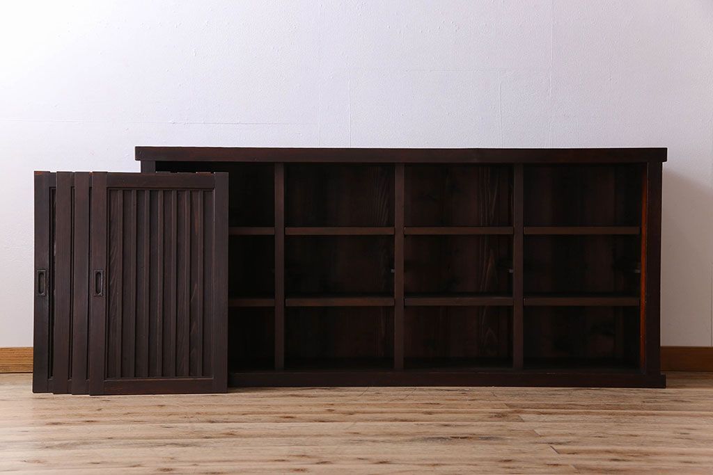 アンティーク家具　明治期　六尺　縦桟四枚引き戸　収納箪笥サイドボード(水屋箪笥)(2)
