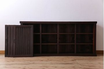 アンティーク家具　明治期　六尺　縦桟四枚引き戸　収納箪笥サイドボード(水屋箪笥)(2)