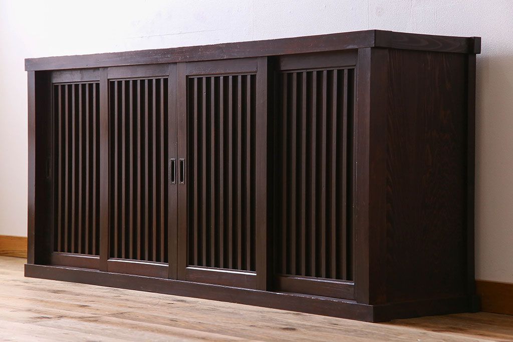 アンティーク家具　明治期　六尺　縦桟四枚引き戸　収納箪笥サイドボード(水屋箪笥)(2)