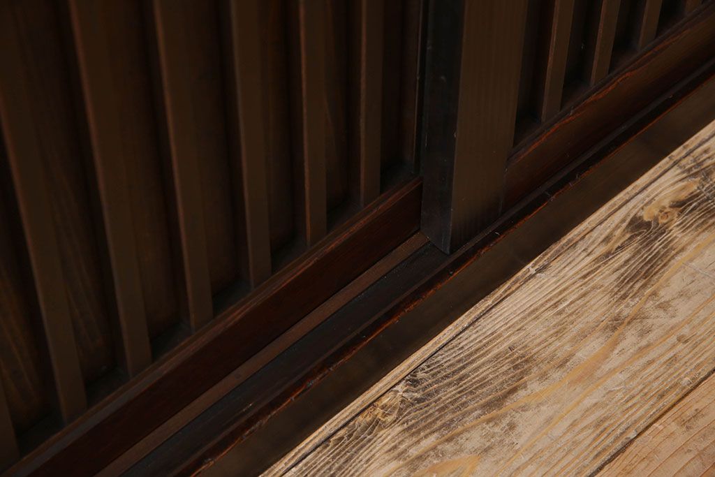 アンティーク家具　明治期　六尺　縦桟四枚引き戸　収納箪笥サイドボード(水屋箪笥)(2)