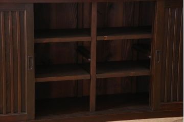 アンティーク家具　明治期　六尺　縦桟四枚引き戸　収納箪笥サイドボード(水屋箪笥)(2)