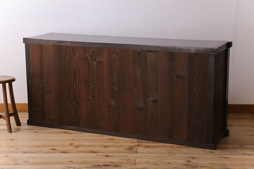 アンティーク家具　明治期　六尺　縦桟四枚引き戸　収納箪笥サイドボード(水屋箪笥)(2)