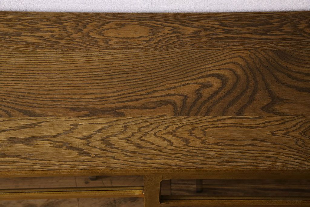 レトロ家具　昭和レトロ　脚付き!古い木製のサイドボード(収納棚)(2)