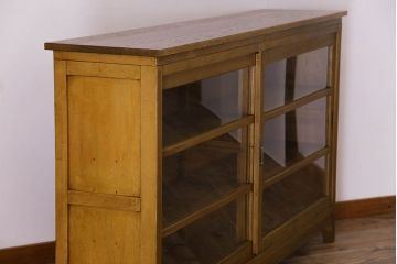 レトロ家具　昭和レトロ　脚付き!古い木製のサイドボード(収納棚)(2)