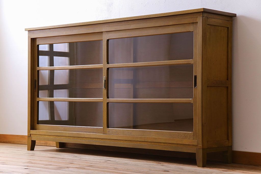 レトロ家具　昭和レトロ　脚付き!古い木製のサイドボード(収納棚)(2)