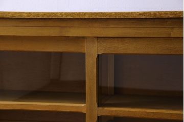 レトロ家具　昭和レトロ　脚付き!古い木製のサイドボード(収納棚)(2)