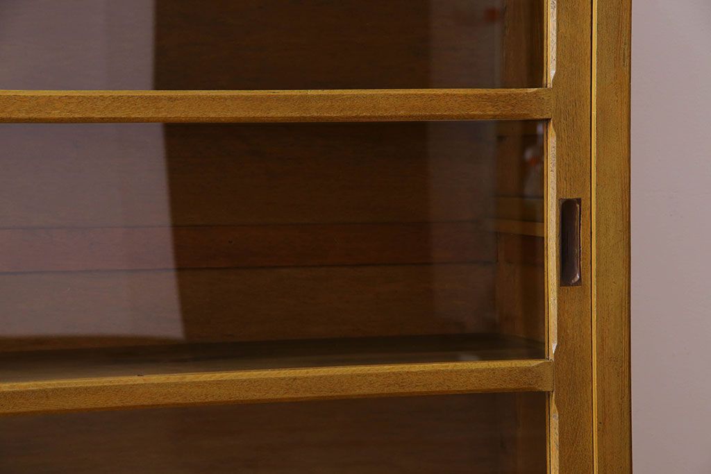 レトロ家具　昭和レトロ　脚付き!古い木製のサイドボード(収納棚)(2)