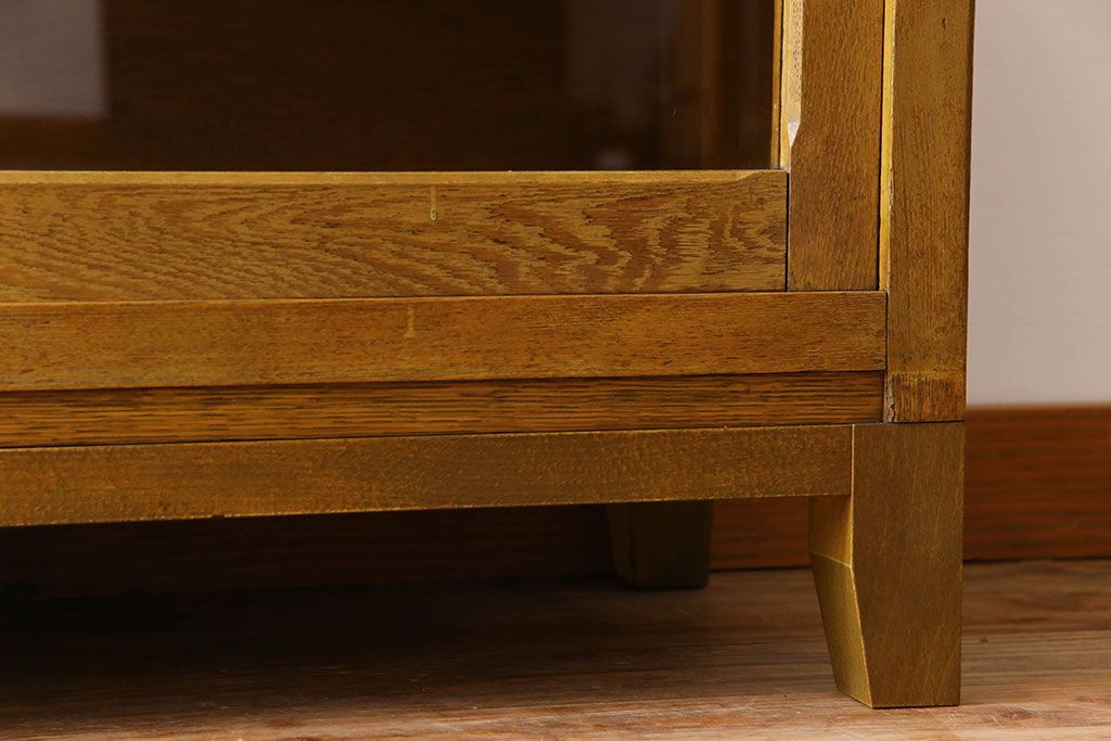 レトロ家具　昭和レトロ　脚付き!古い木製のサイドボード(収納棚)(2)