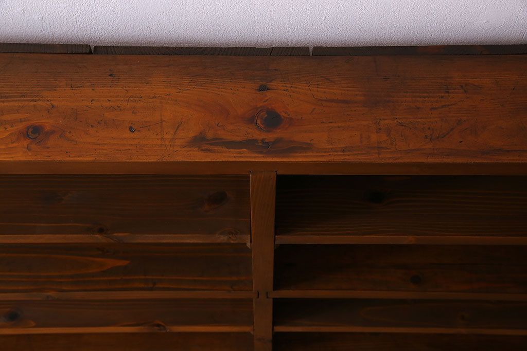 アンティーク家具　薄型!古い木製の和製アンティーク飾り棚