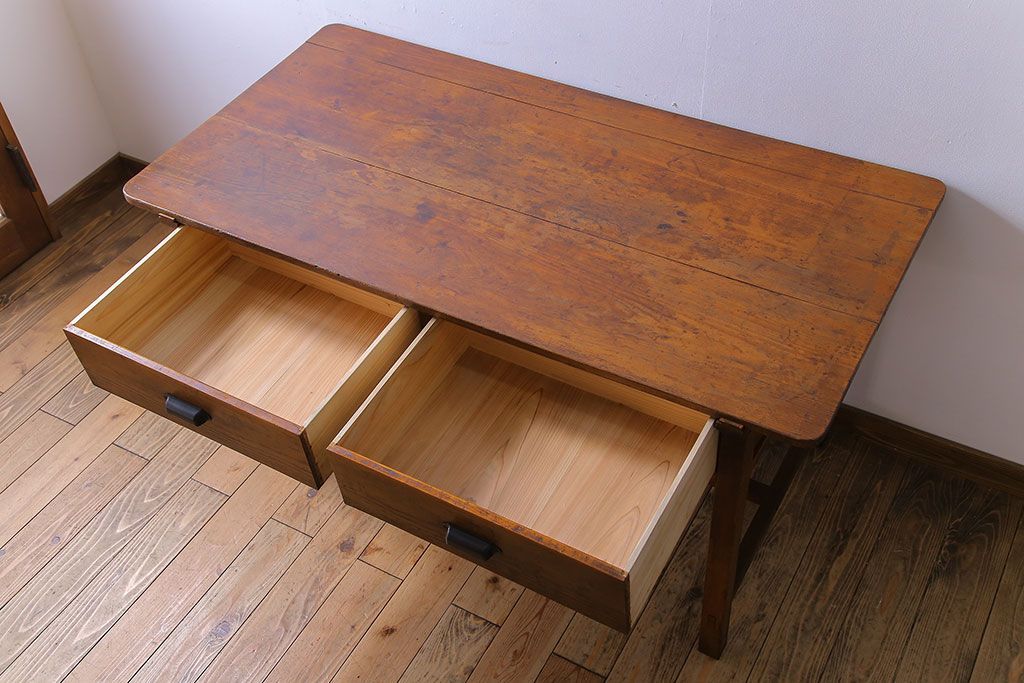 アンティーク家具　アンティーク　古い木製のシンプルな作業台(平机・テーブル)