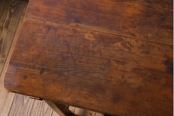 アンティーク家具　アンティーク　古い木製のシンプルな作業台(平机・テーブル)