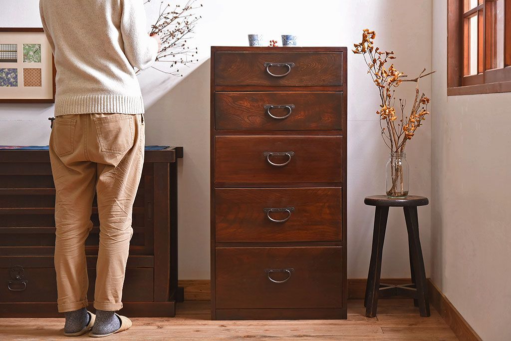 アンティーク家具　前面欅材　大正期　古い木の上質な縦型引き出し　アンティーク