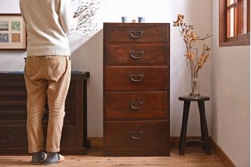 アンティーク家具　前面欅材　大正期　古い木の上質な縦型引き出し　アンティーク