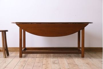 ヴィンテージ家具　北欧ビンテージ　シンプルなエクステンションテーブル(バタフライテーブル、ダイニングテーブル、2人掛け、4人掛け、食卓)(R-024195)