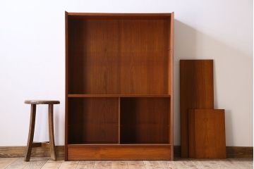 ヴィンテージ家具　北欧ビンテージ　ガラス引き戸付き!収納棚