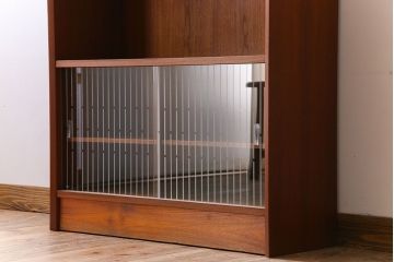 ヴィンテージ家具　北欧ビンテージ　ガラス引き戸付き!収納棚