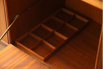 ヴィンテージ家具　北欧ビンテージ　マッキントッシュ製サイドボード