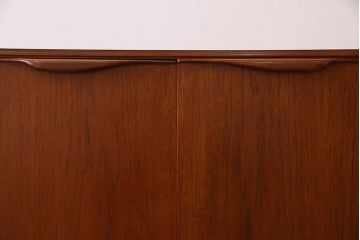 ヴィンテージ家具　北欧ビンテージ　マッキントッシュ製サイドボード