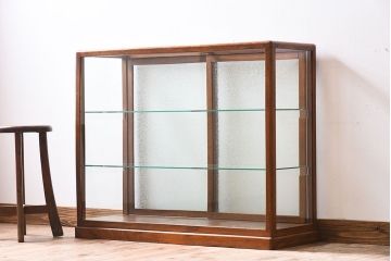 アンティーク家具　総欅材製　上手物の結霜ガラス入りアンティークガラスケース(ショーケース)