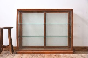 アンティーク家具　総欅材製　上手物の結霜ガラス入りアンティークガラスケース(ショーケース)