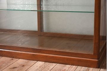 アンティーク家具　総欅材製　上手物の結霜ガラス入りアンティークガラスケース(ショーケース)