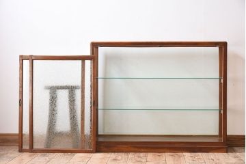 アンティーク家具　総欅材製　上手物の結霜ガラス入りアンティークガラスケース(ショーケース)