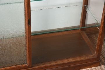 アンティーク家具　総欅材製　上手物の結霜ガラス入りアンティークガラスケース(ショーケース)