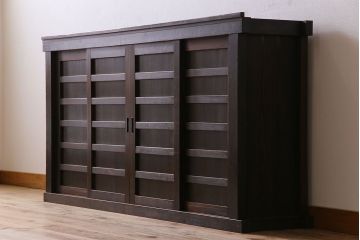 アンティーク家具　古民具・骨董　五尺　四枚引き戸の収納箪笥ローボード(水屋箪笥)(2)