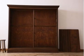 アンティーク家具　ナラ材製!ガラス引き戸の上品なアンティーク飾り棚(ディスプレイ棚)