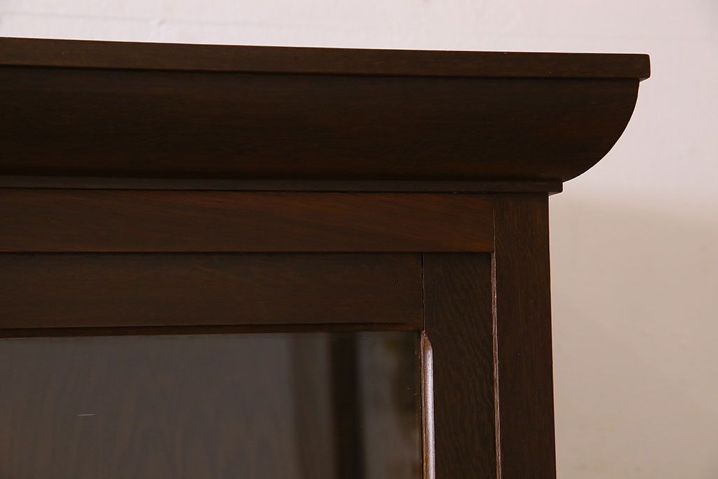 アンティーク家具　ナラ材製!ガラス引き戸の上品なアンティーク飾り棚(ディスプレイ棚)