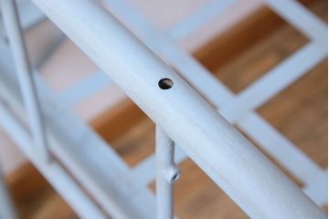 アンティークペイント　アイアンフレームの折り畳み式シングルベッド