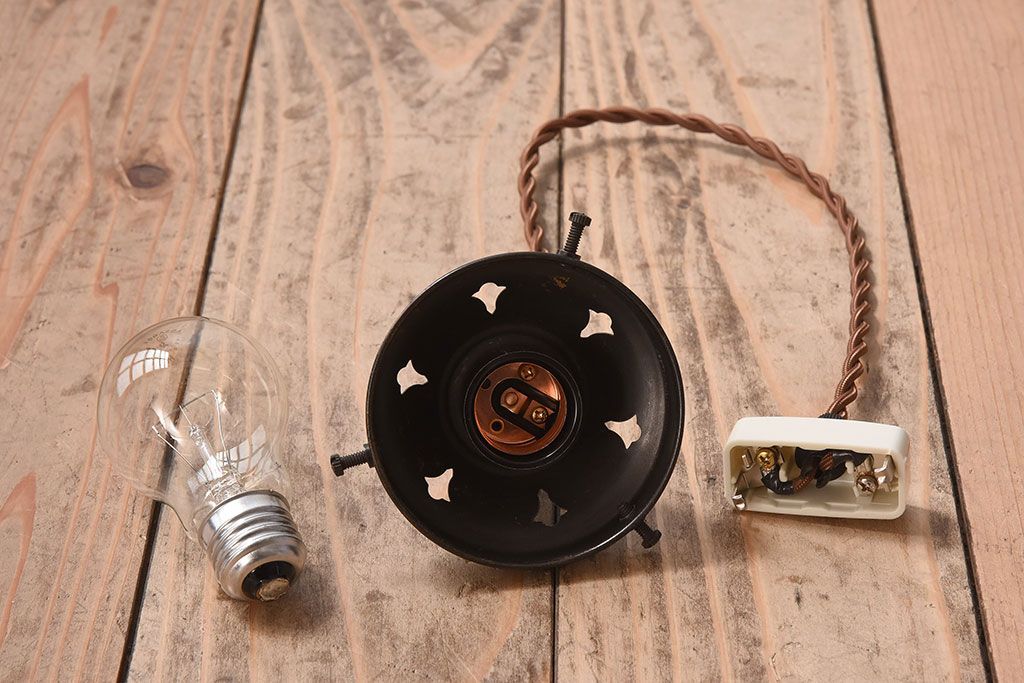 和製アンティーク　すずらん型レトロな吊り下げ照明