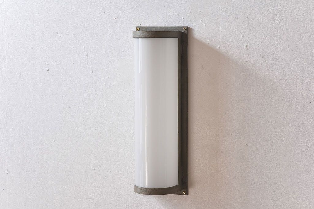 アンティーク　シャビーな壁付け照明カバー(シェード)