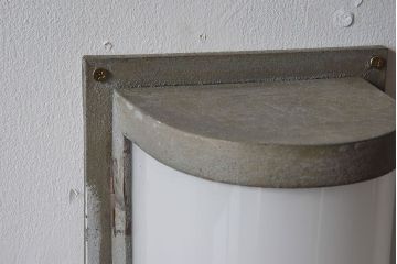 アンティーク　シャビーな壁付け照明カバー(シェード)