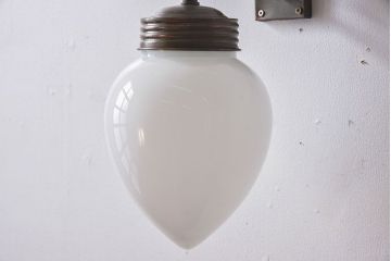 つぼみ型　白いガラスのアンティーク壁付け照明(ライト)