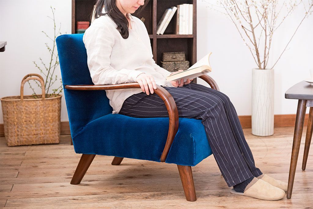 レトロ家具　レトロデザイン　おしゃれな一人掛けアンティークアームソファ