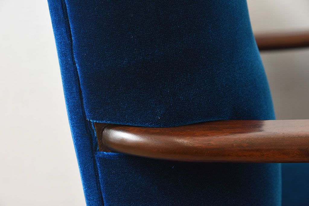 レトロ家具　レトロデザイン　おしゃれな一人掛けアンティークアームソファ