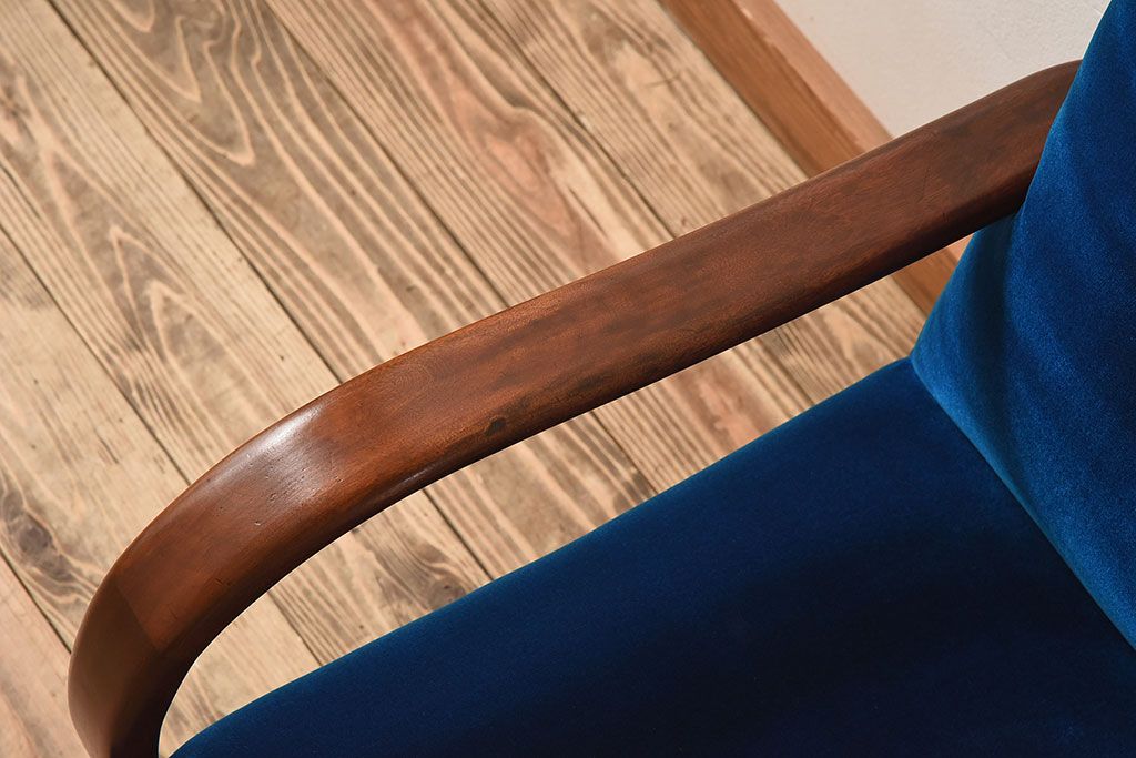 レトロ家具　レトロデザイン　おしゃれな一人掛けアンティークアームソファ