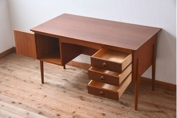 北欧家具　デンマークビンテージ　両面使いできるパートナーデスク(両袖机)