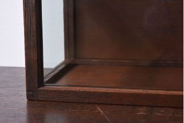 アンティーク雑貨　木製フレーム　レトロデザイン　小さなアンティークガラスケース(1)