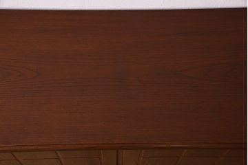 北欧家具　ビンテージ　ミッドセンチュリー　チーク材のサイドボード(リビングボード)